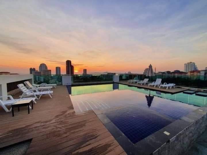Vn Residence 3 Pattaya Buitenkant foto